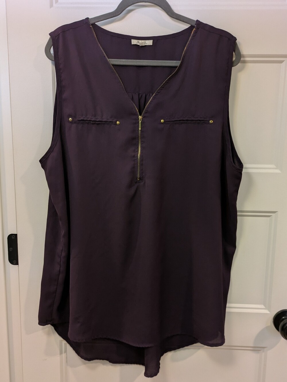 🔴 3/$15 Plum Sleeveless Zip-Front blouse with Gold Accents